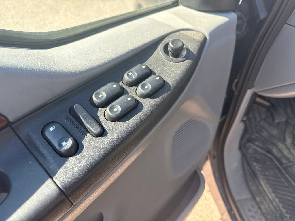 Used 2006 Ford F350 Lariat AWD/4WD image 13
