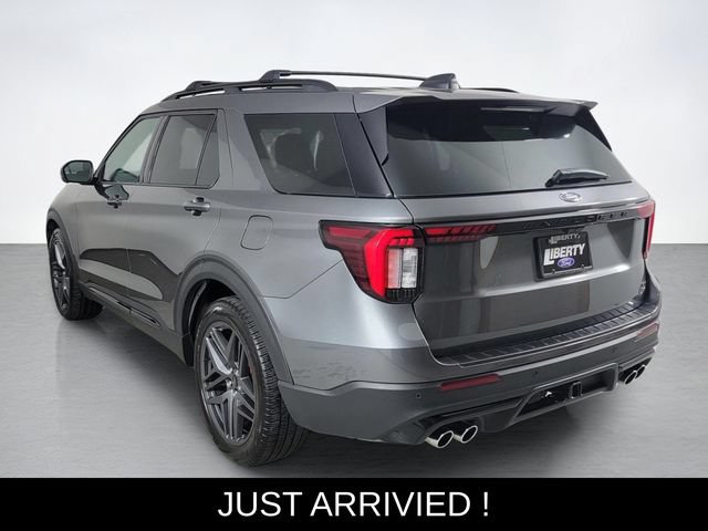 Used 2025 Ford Explorer ST AWD/4WD image 5