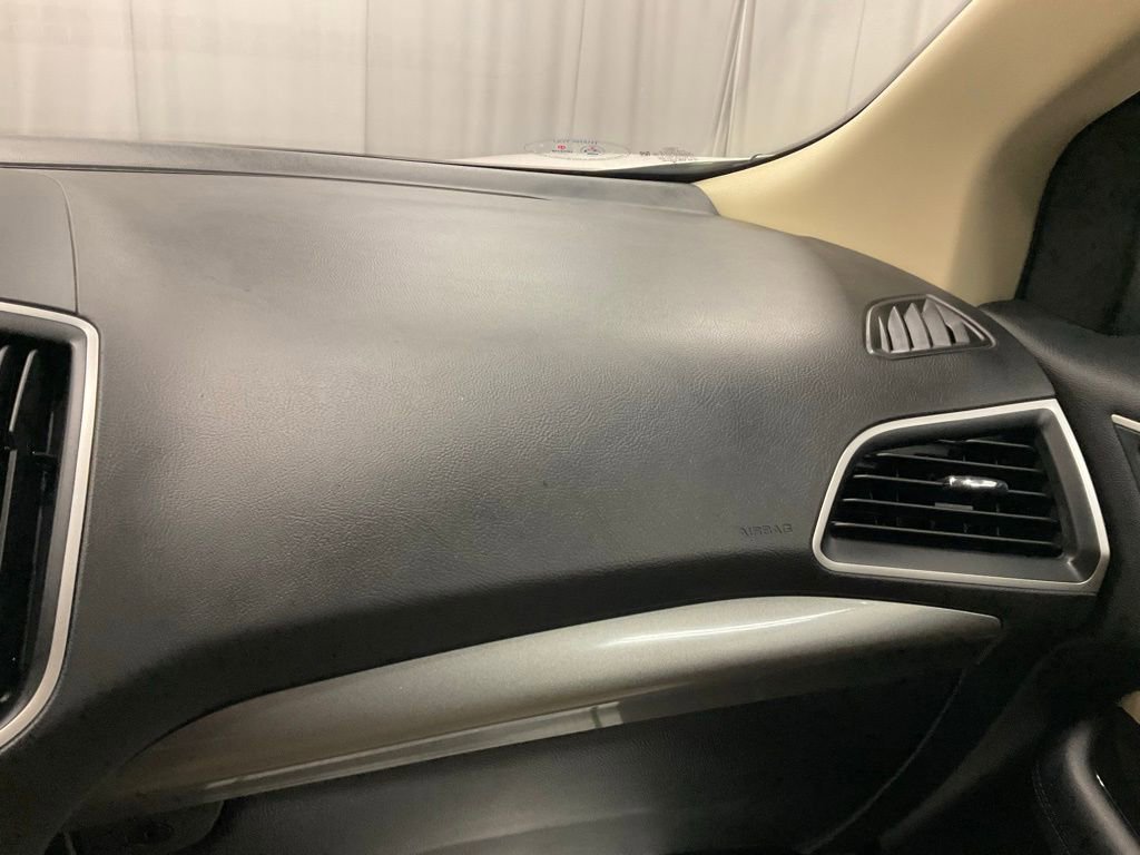 Used 2019 Ford Edge SEL w/ Equipment Group 201A AWD/4WD image 29
