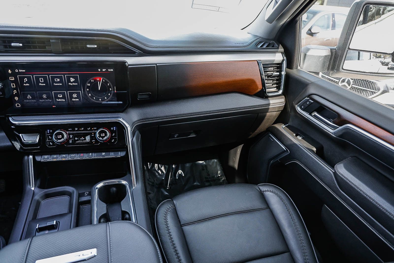 Used 2025 GMC Sierra 3500 Denali w/ Denali Reserve Package image 15