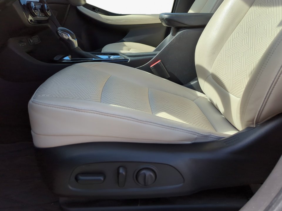 Used 2020 Buick Encore GX Essence w/ Experience Buick Package image 7