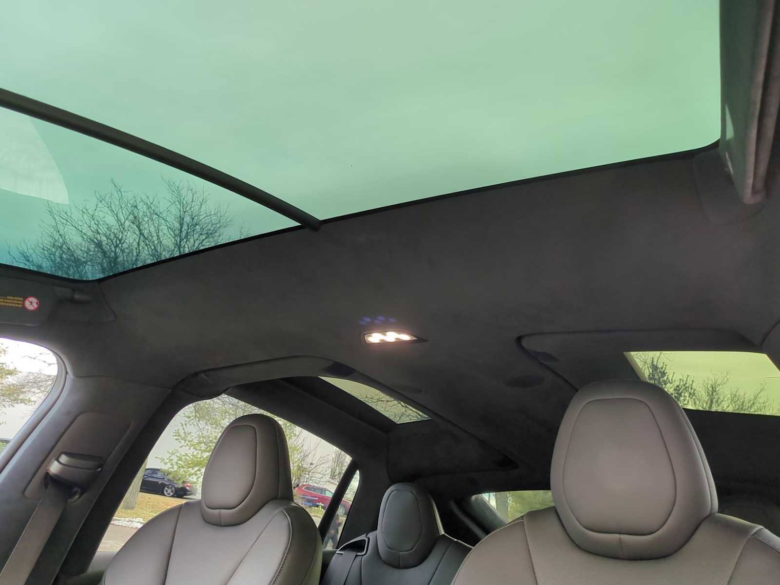 Used 2022 Tesla Model X image 19