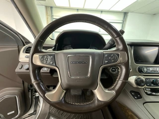 Used 2019 GMC Yukon XL Denali w/ Denali Ultimate Package AWD/4WD image 9