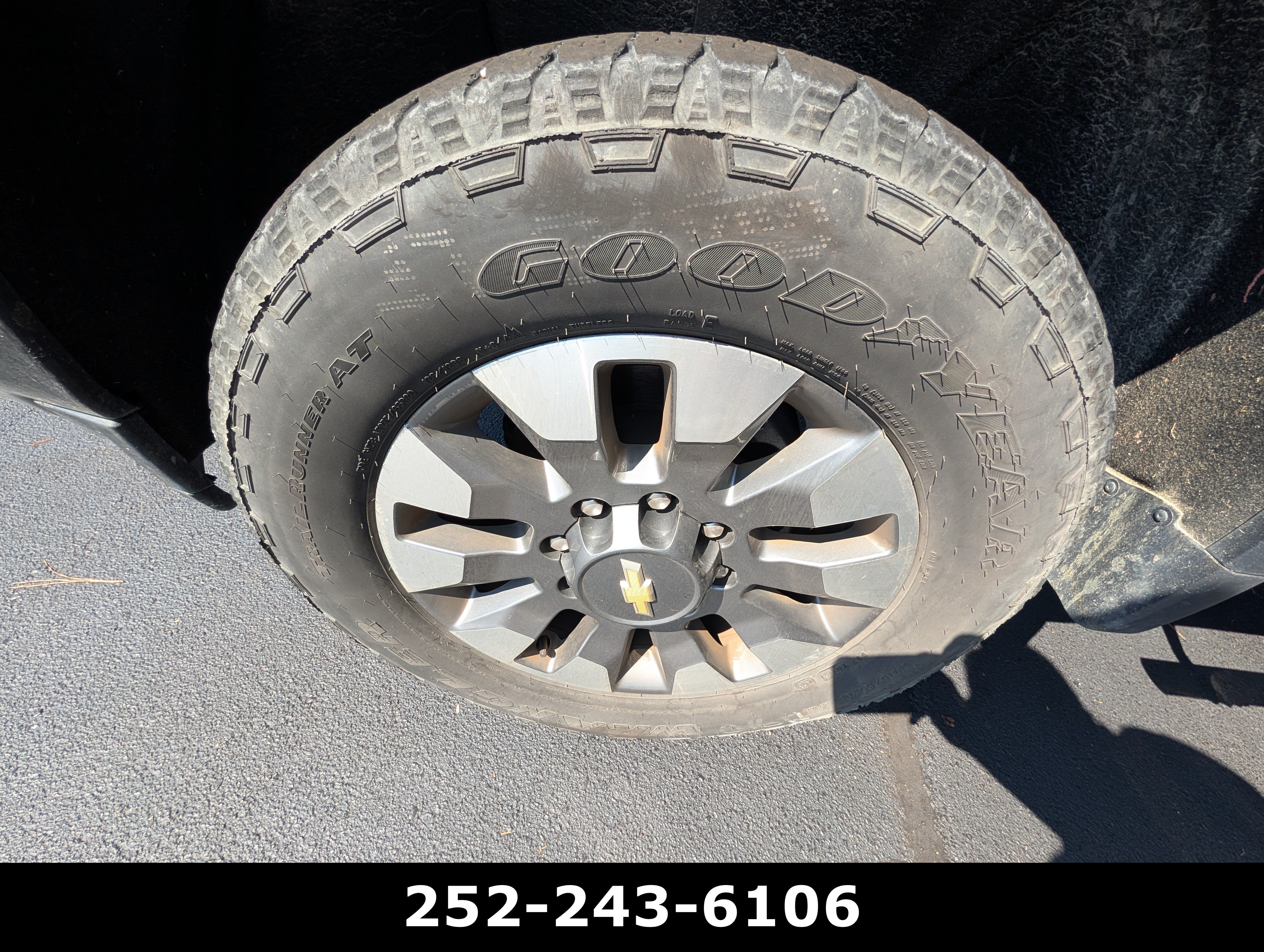Used 2023 Chevrolet Silverado 2500 Custom w/ Custom Convenience Package AWD/4WD image 13