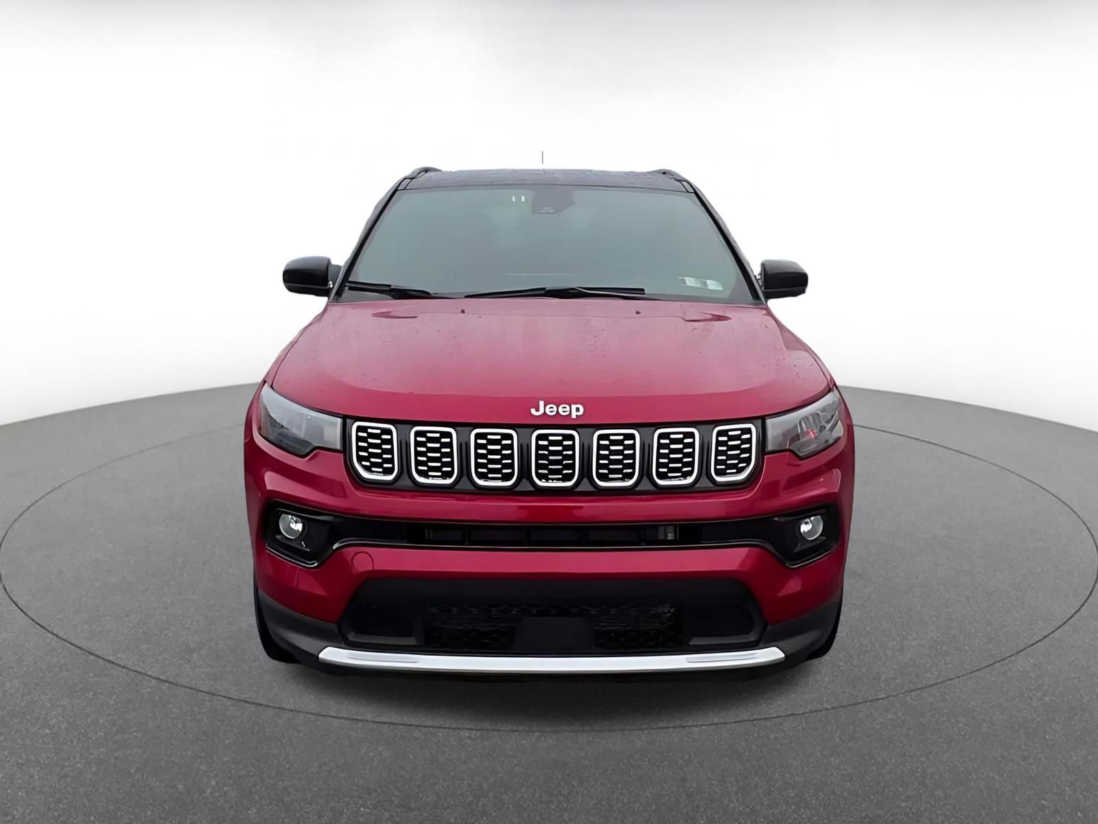 Used 2025 Jeep Compass Limited AWD/4WD image 4