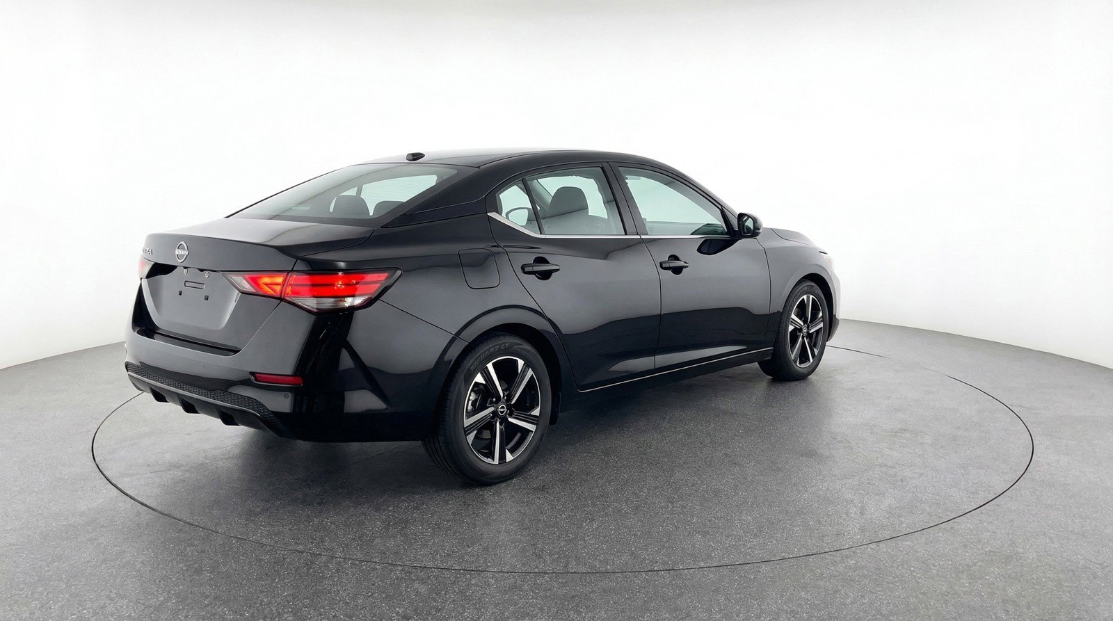 Used 2025 Nissan Sentra SV image 9