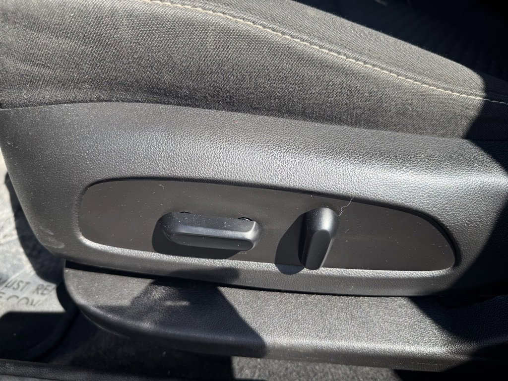 Used 2019 GMC Acadia SLE image 19