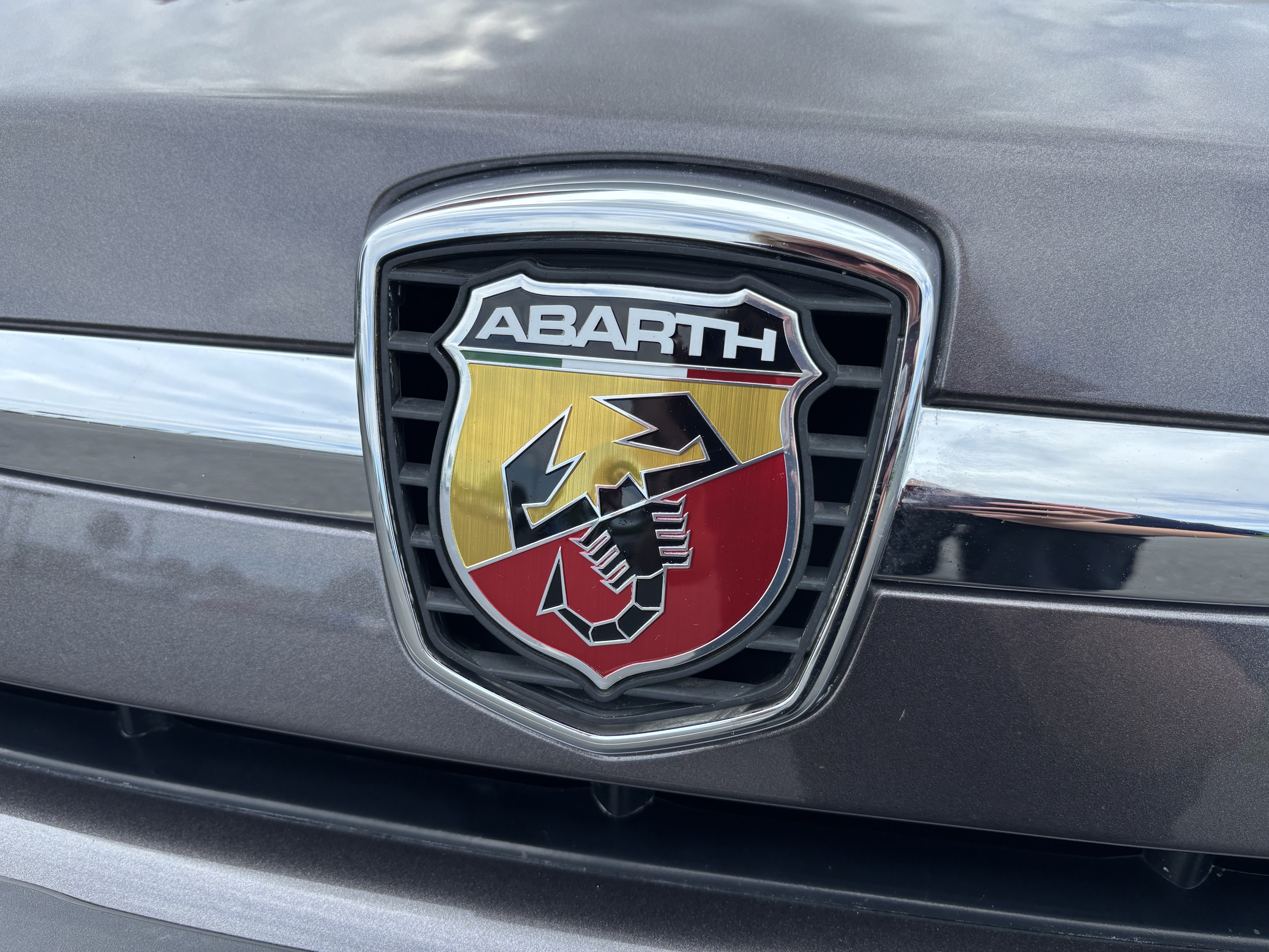 Used 2019 FIAT 500 Abarth w/ Popular Equipment Package FWD image 12