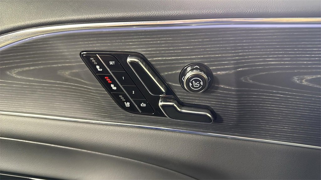 Used 2024 Cadillac Lyriq Luxury image 44