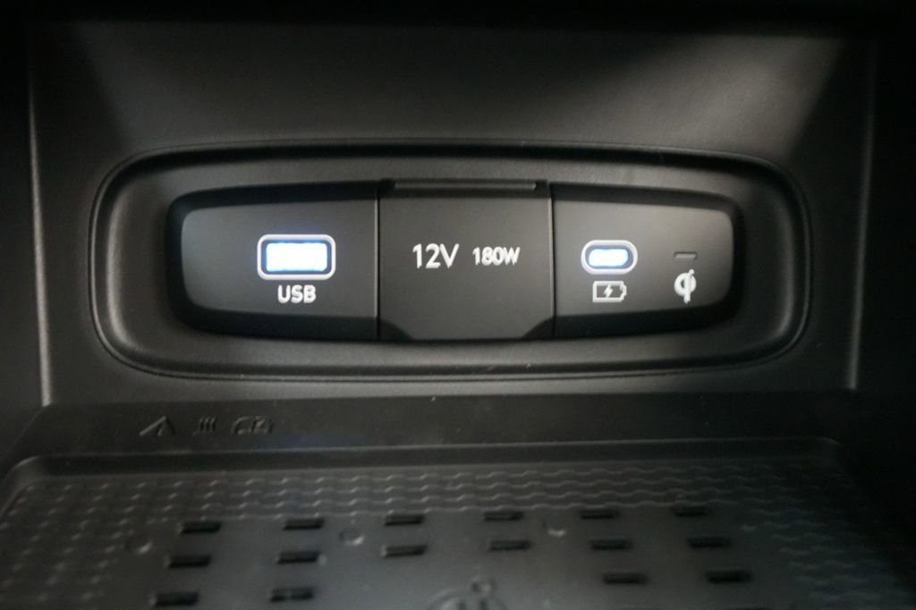 New 2025 Hyundai Venue Limited image 36