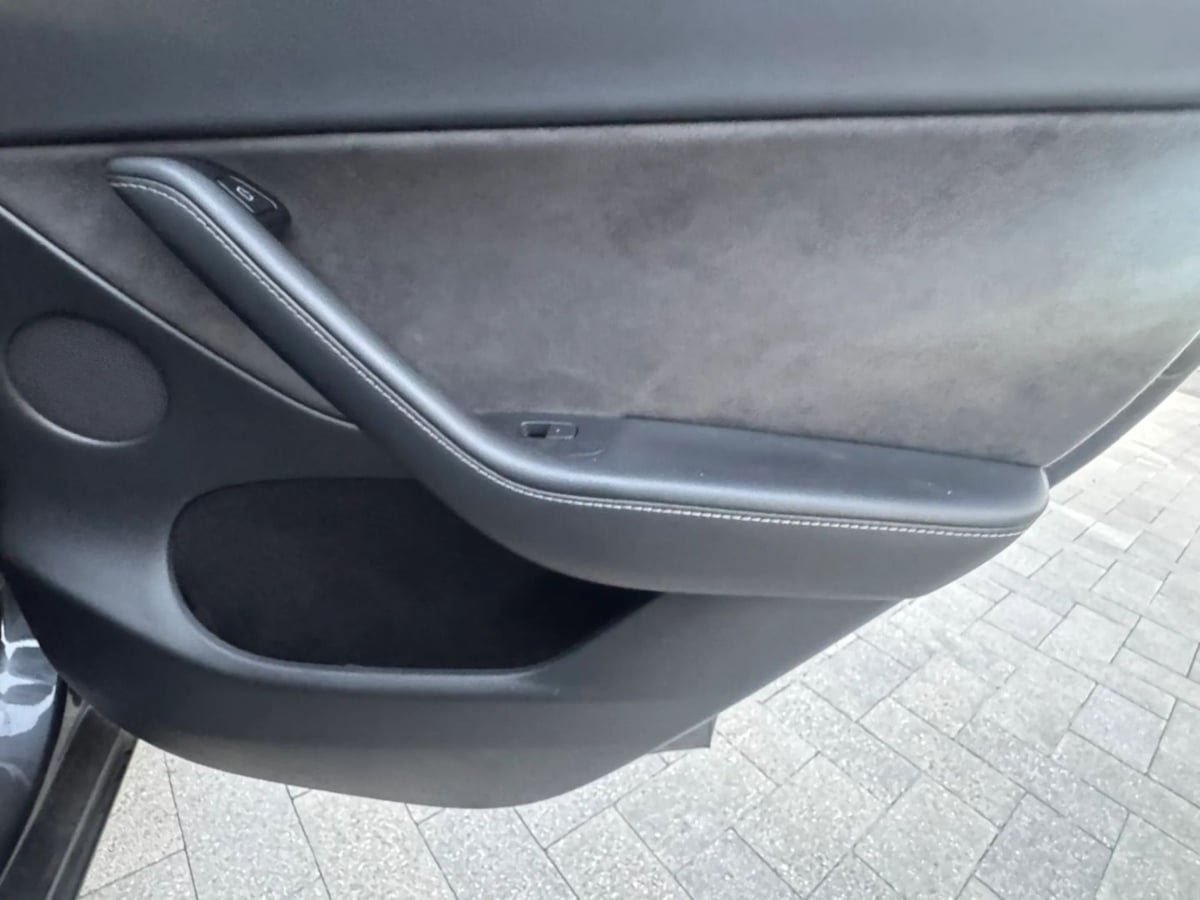 Used 2024 Tesla Model Y Long Range RWD image 25
