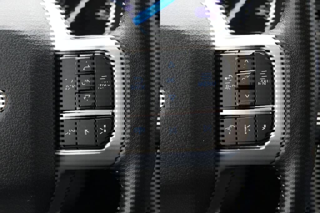 Used 2024 Ford Expedition XLT image 19