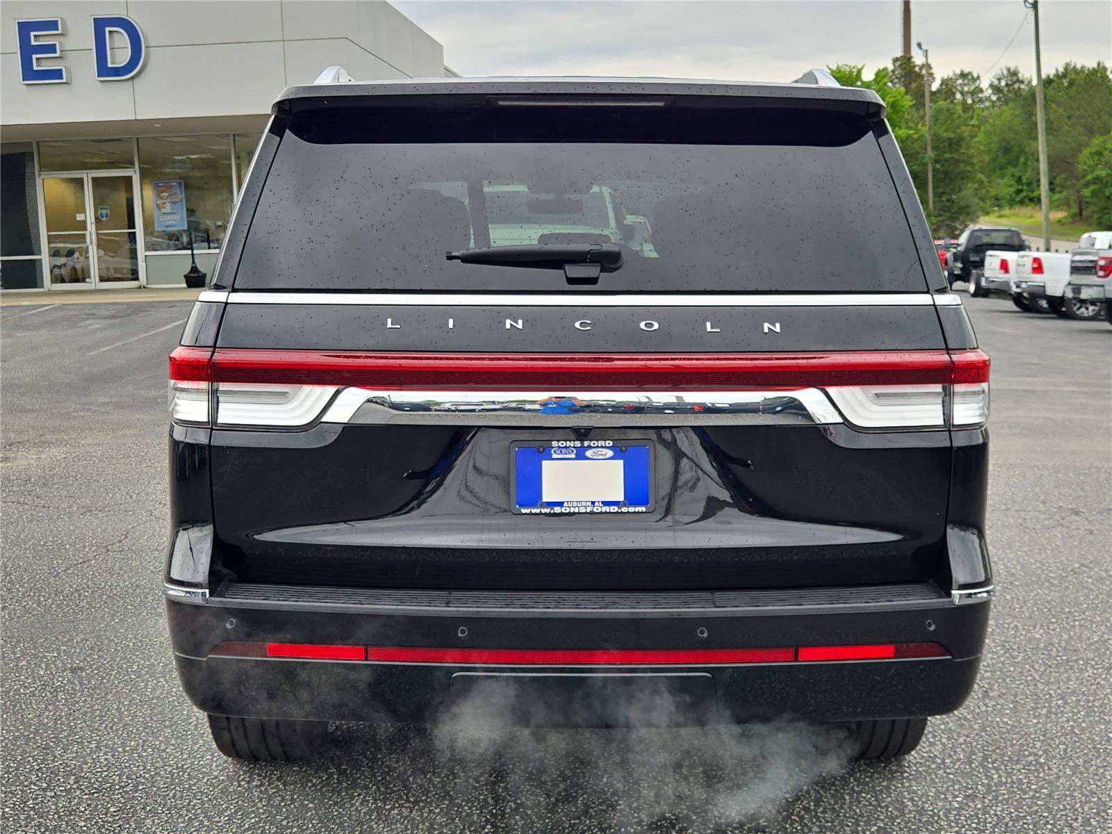 Used 2024 Lincoln Navigator Premiere AWD/4WD image 8