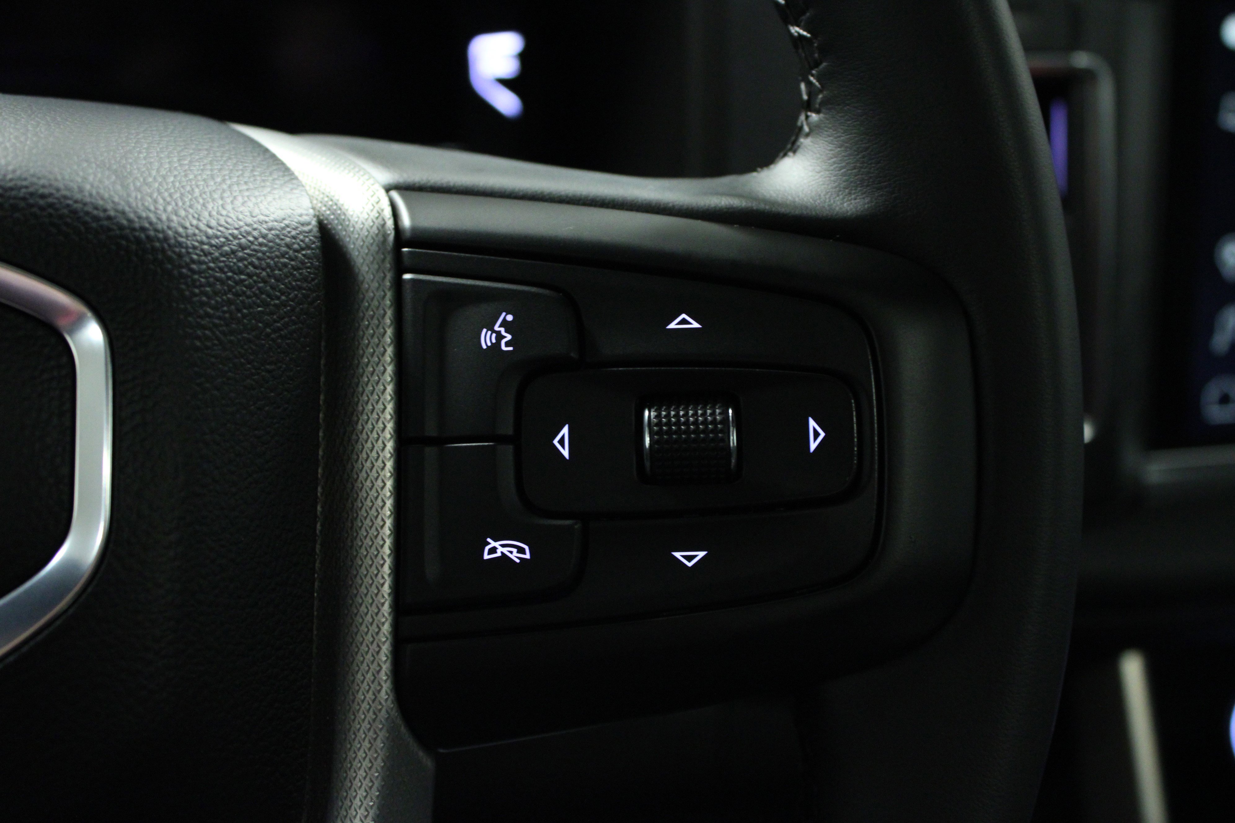 Used 2024 GMC Yukon XL Denali image 22