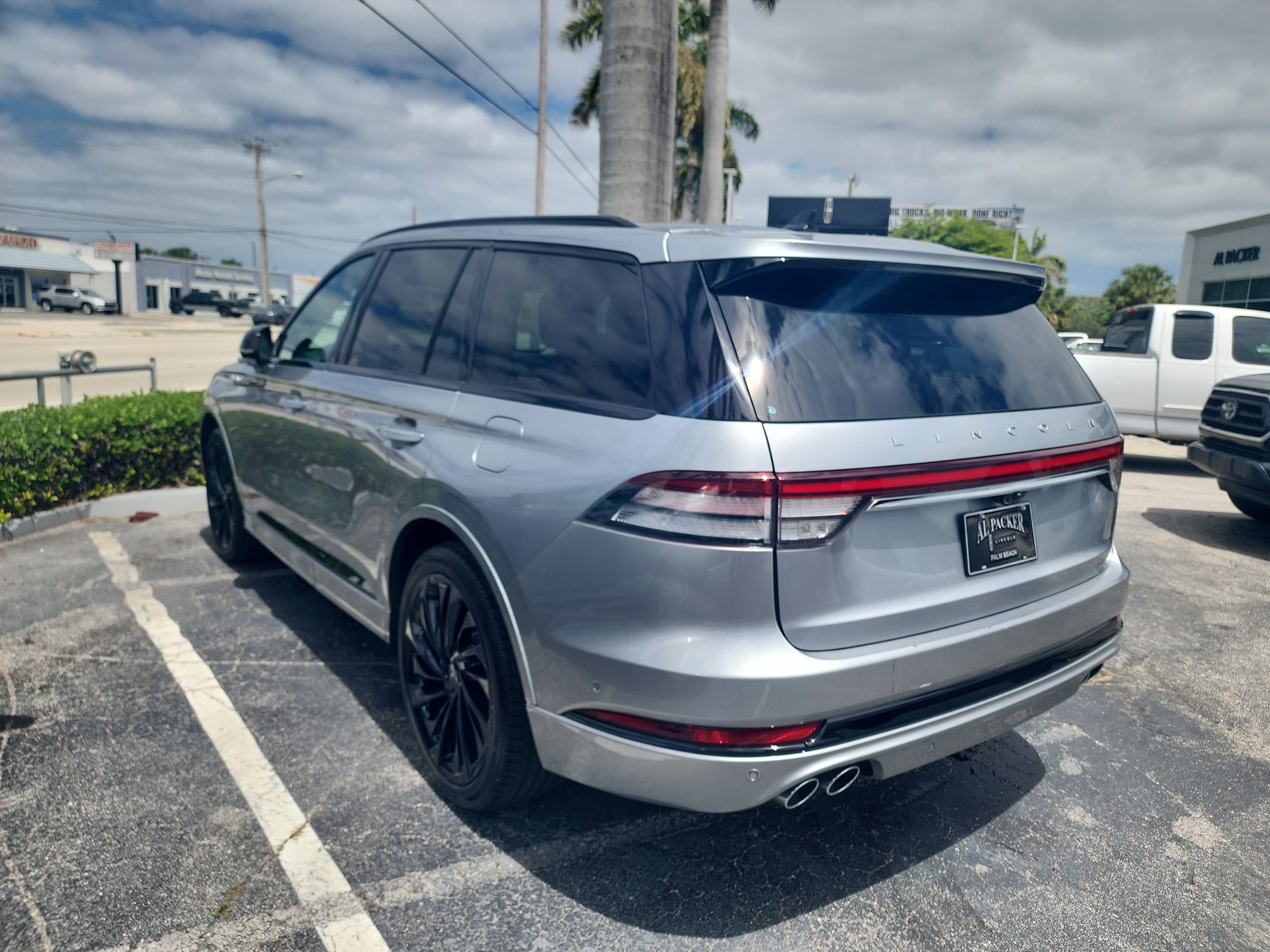 Certified 2024 Lincoln Aviator Reserve w/ Jet Package RWD image 2