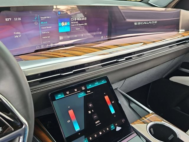 Certified 2025 Cadillac Escalade Sport Platinum AWD/4WD image 18