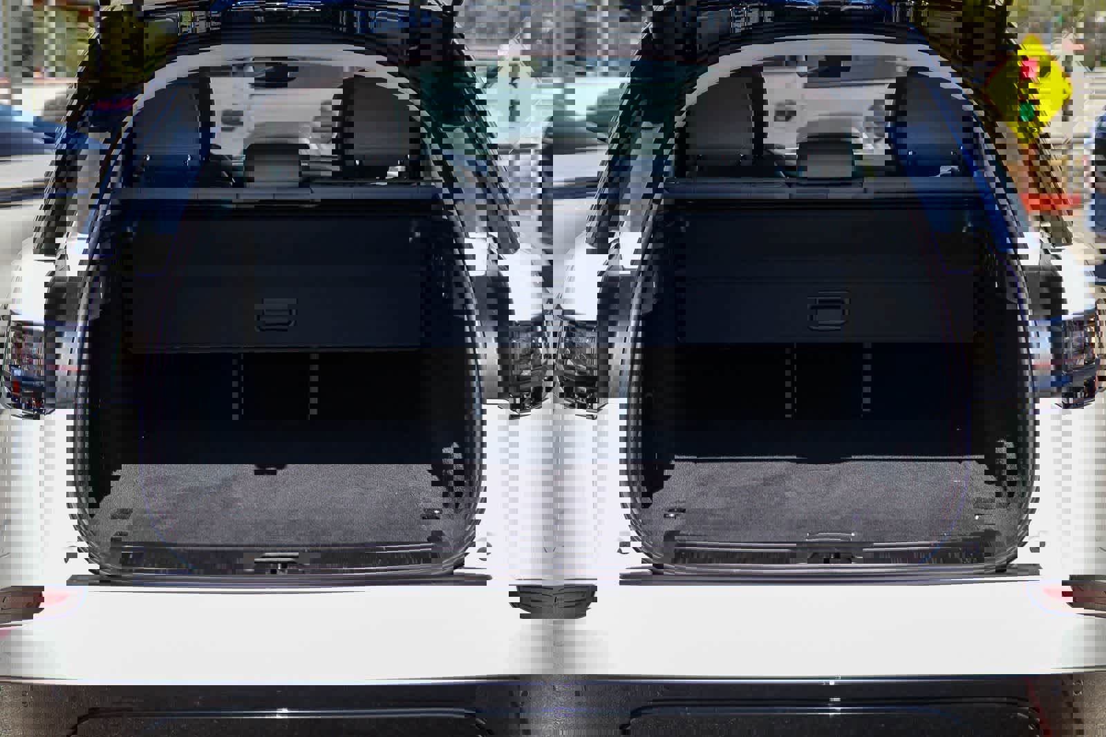 Used 2025 Land Rover Range Rover Velar Dynamic SE image 29