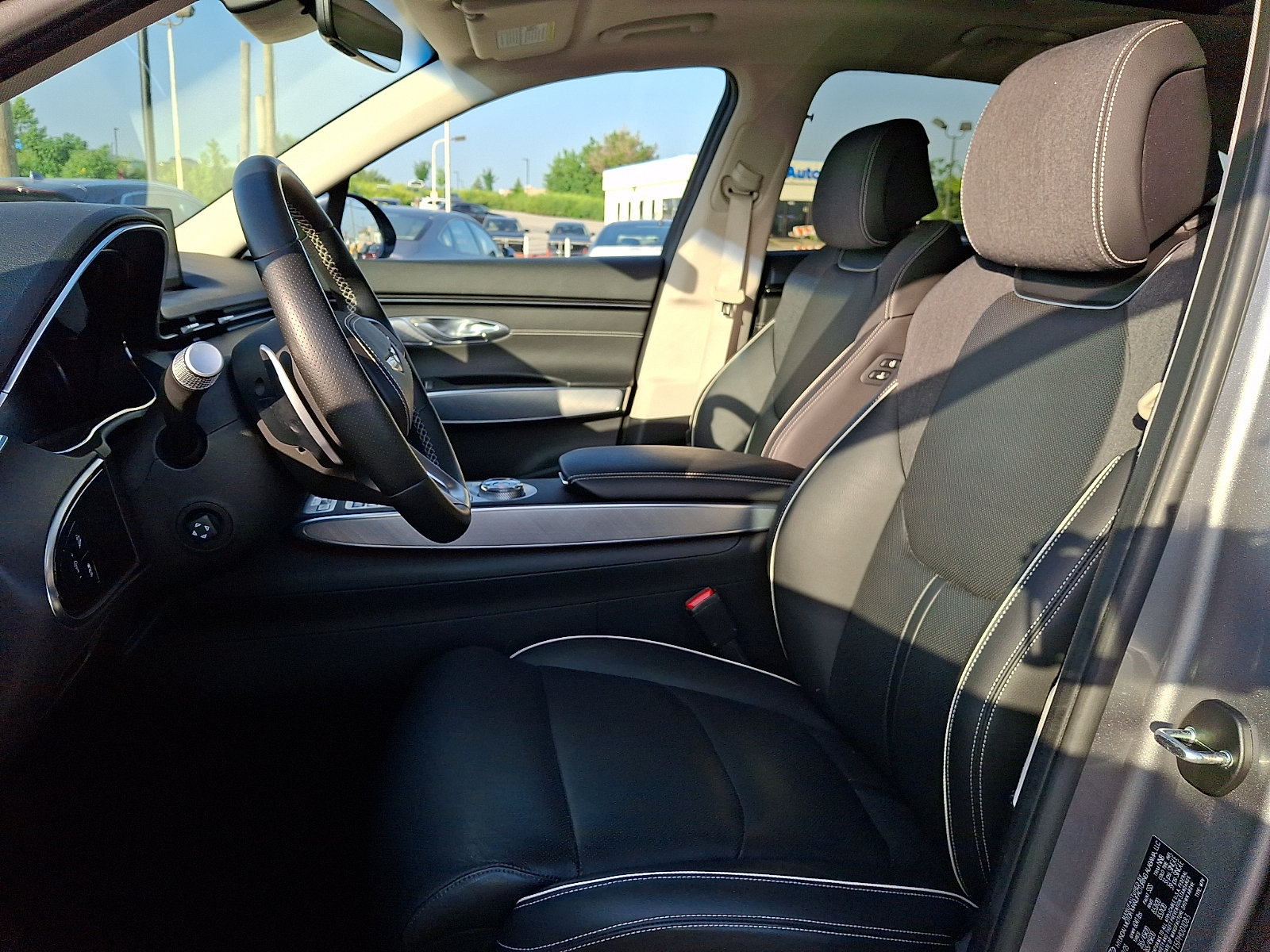Certified 2023 Genesis Electrified GV70 AWD/4WD image 13