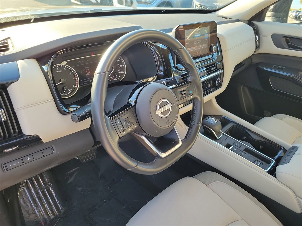 Used 2023 Nissan Pathfinder SV image 21