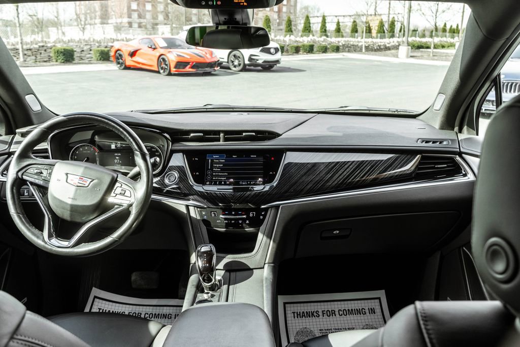 Used 2024 Cadillac XT6 Premium Luxury image 9