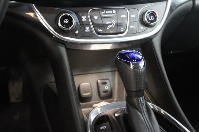 Used 2016 Chevrolet Volt Premier w/ Driver Confidence Package FWD image 17