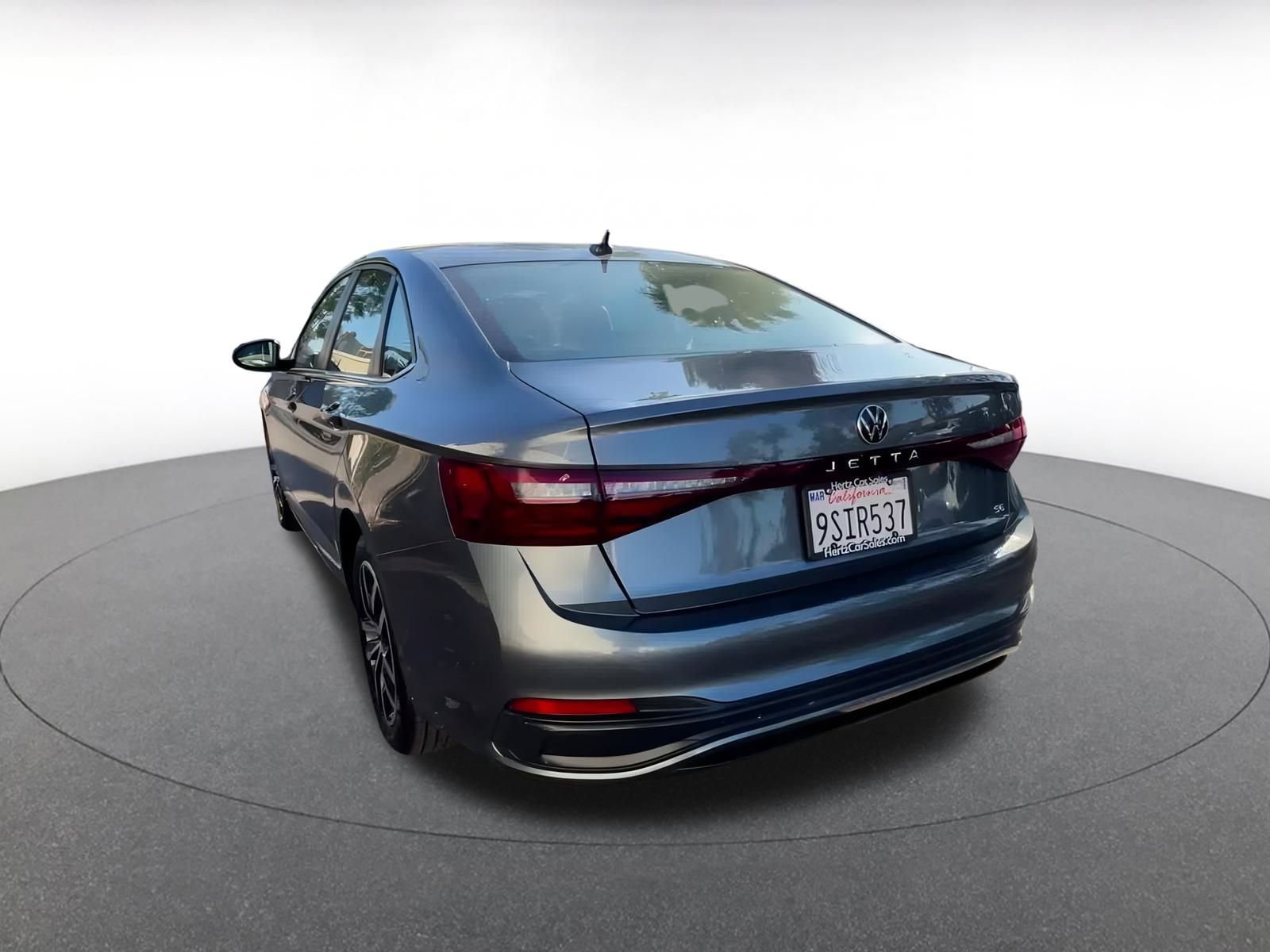 Used 2025 Volkswagen Jetta SE image 11