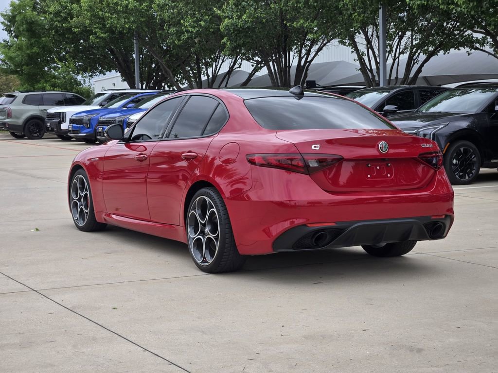 Used 2022 Alfa Romeo Giulia Veloce RWD image 3