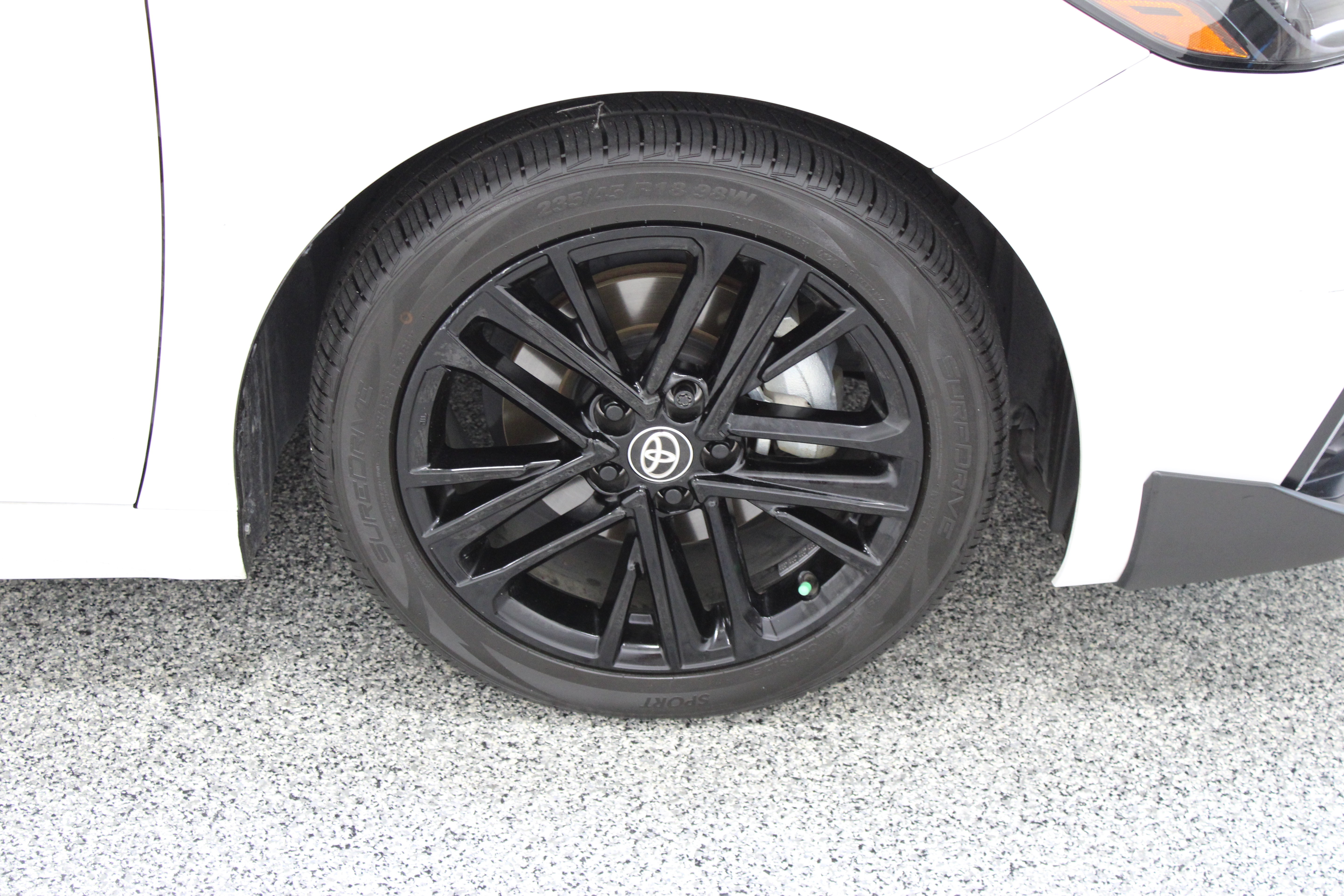 Used 2025 Toyota Camry SE w/ Convenience Package FWD image 5