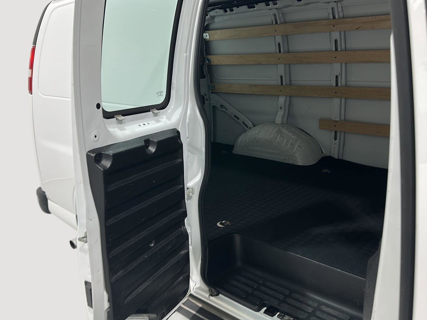 Used 2023 GMC Savana 2500 w/ Driver Convenience Package image 19