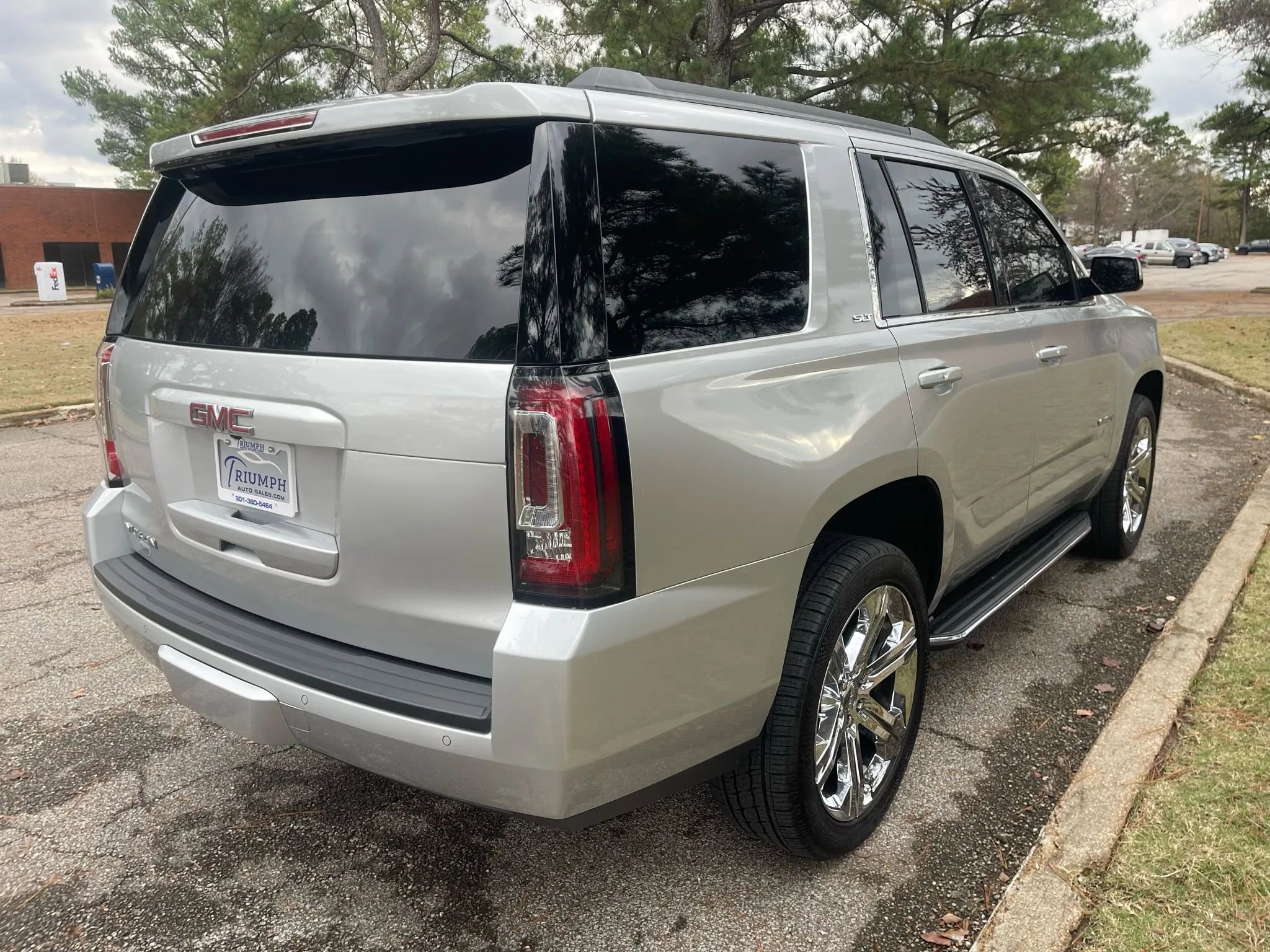 Used 2016 GMC Yukon SLT w/ Open Road Package image 5