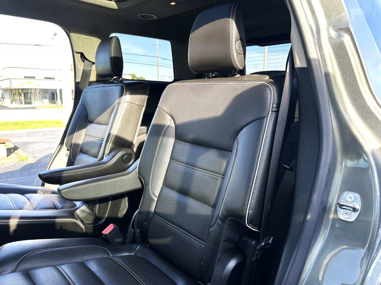 Used 2018 GMC Acadia Denali w/ Technology Package AWD/4WD image 32