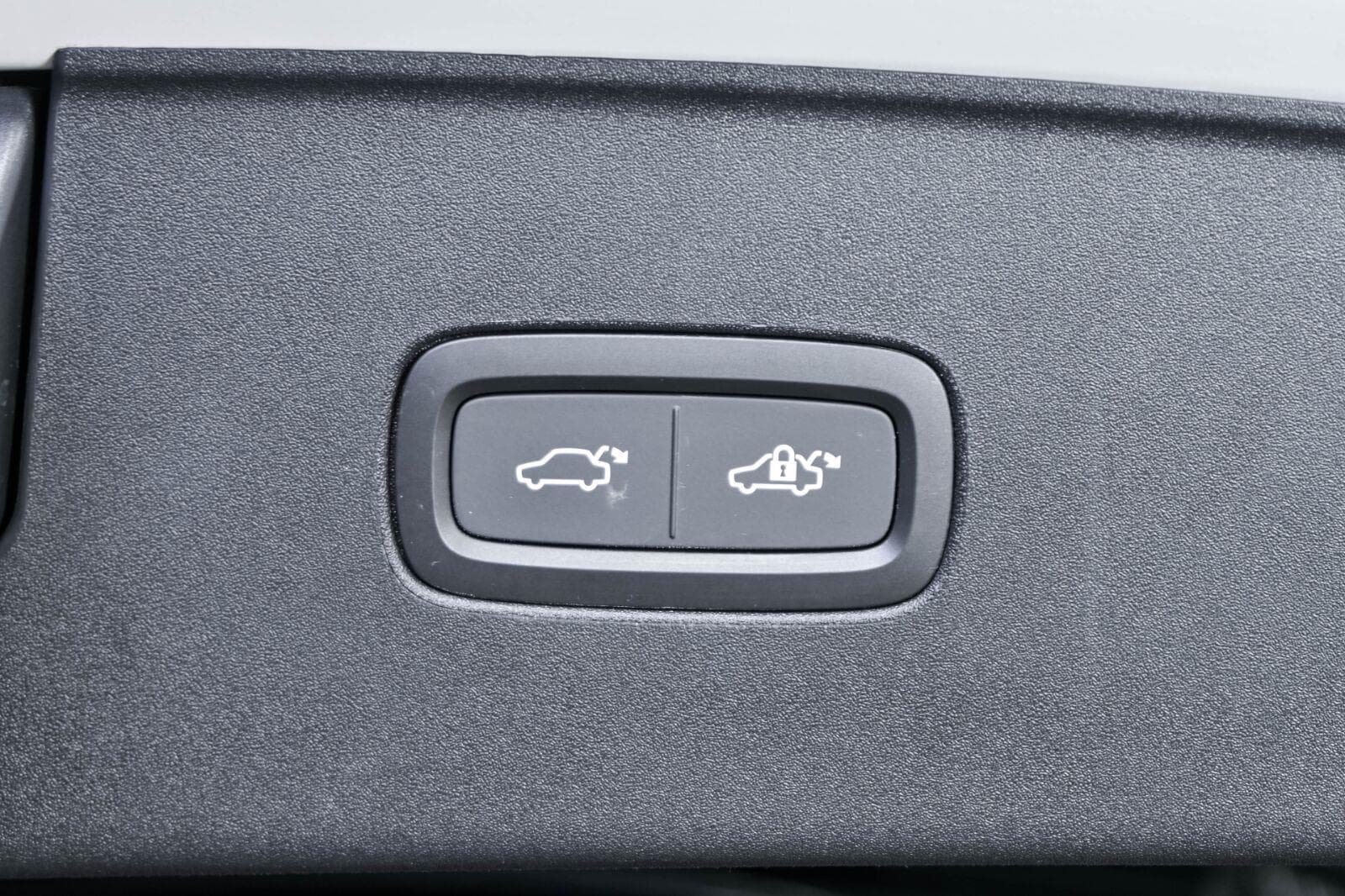 Certified 2025 Volvo EX90 Ultra AWD/4WD image 32