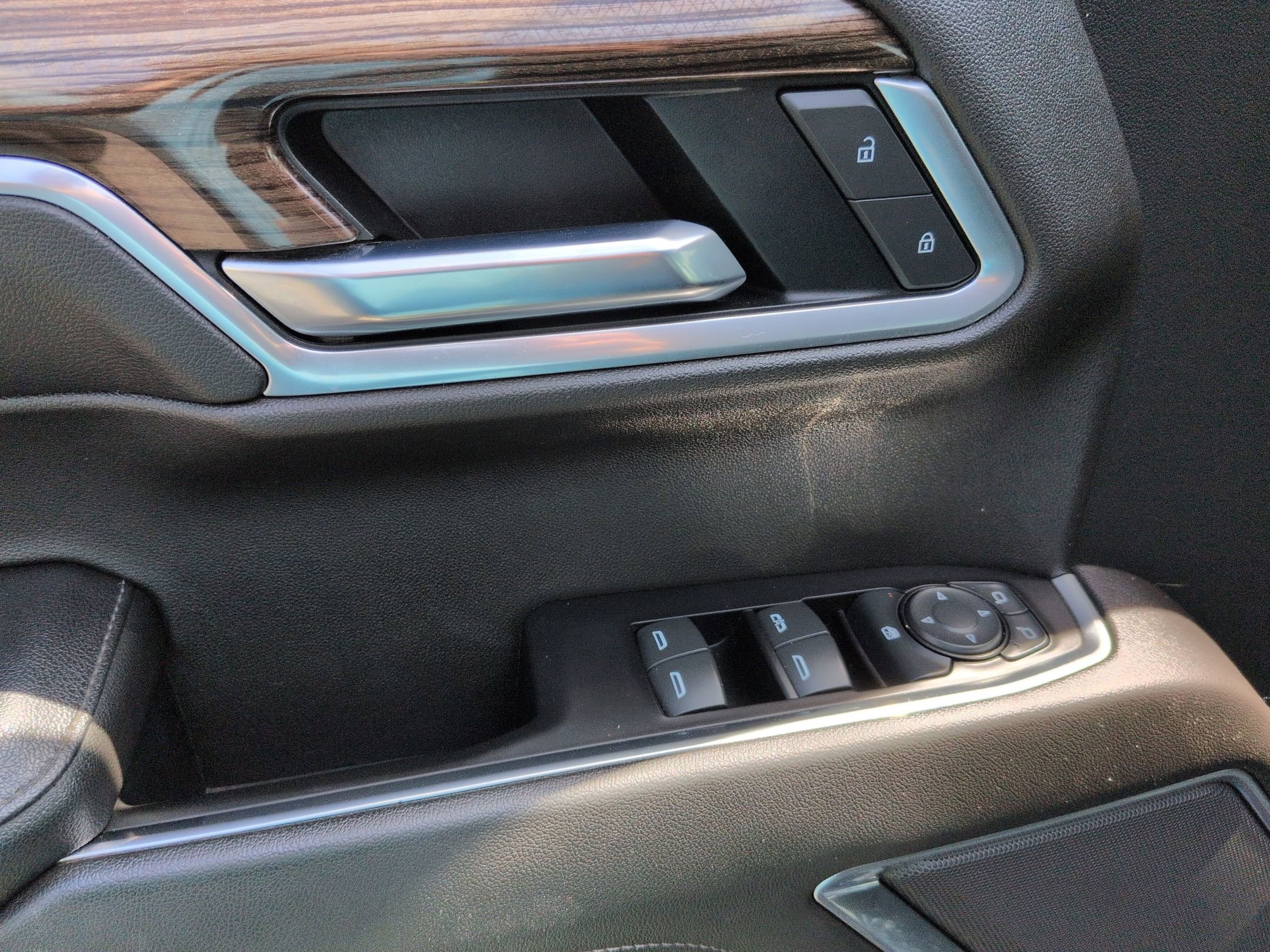 Used 2022 Chevrolet Silverado 1500 LT image 17