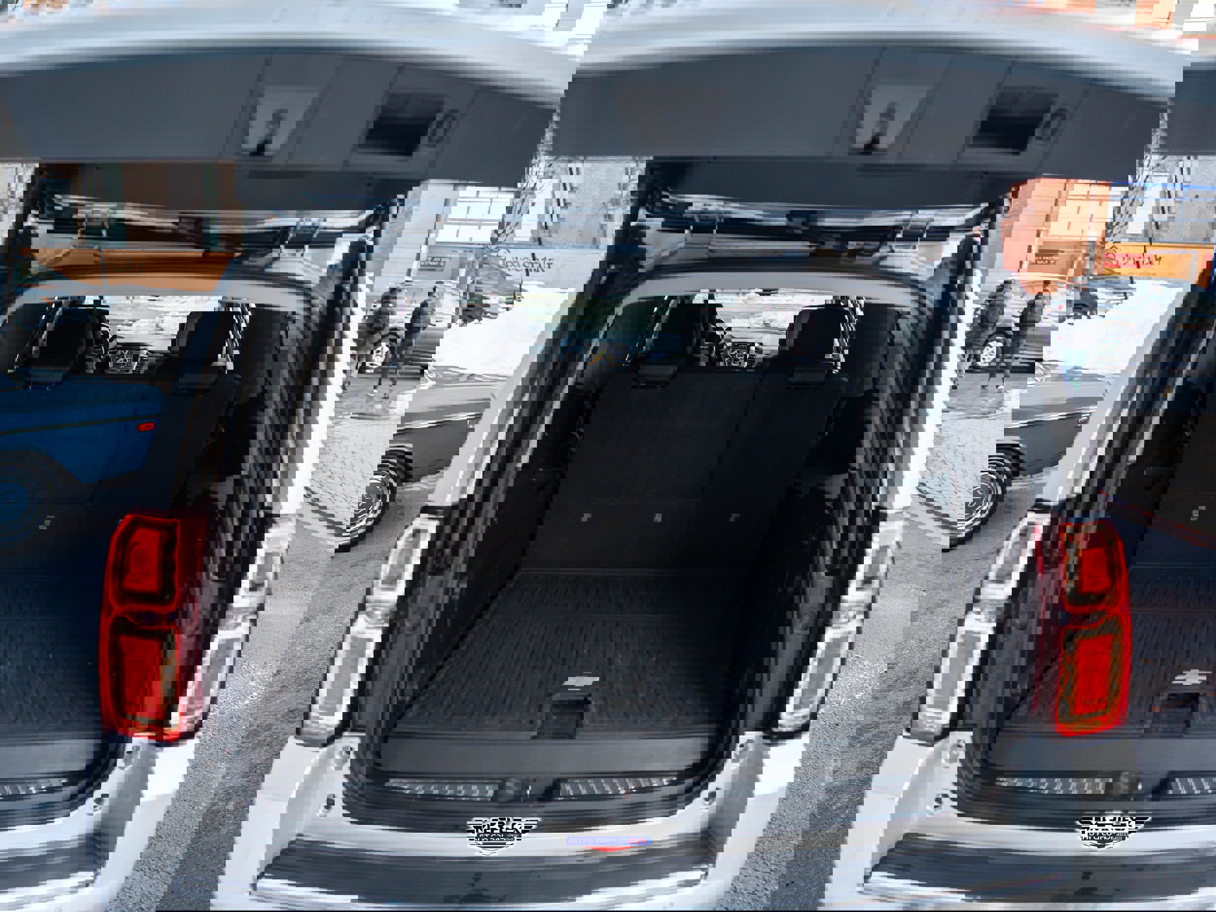 Used 2017 Chevrolet Suburban Premier image 52