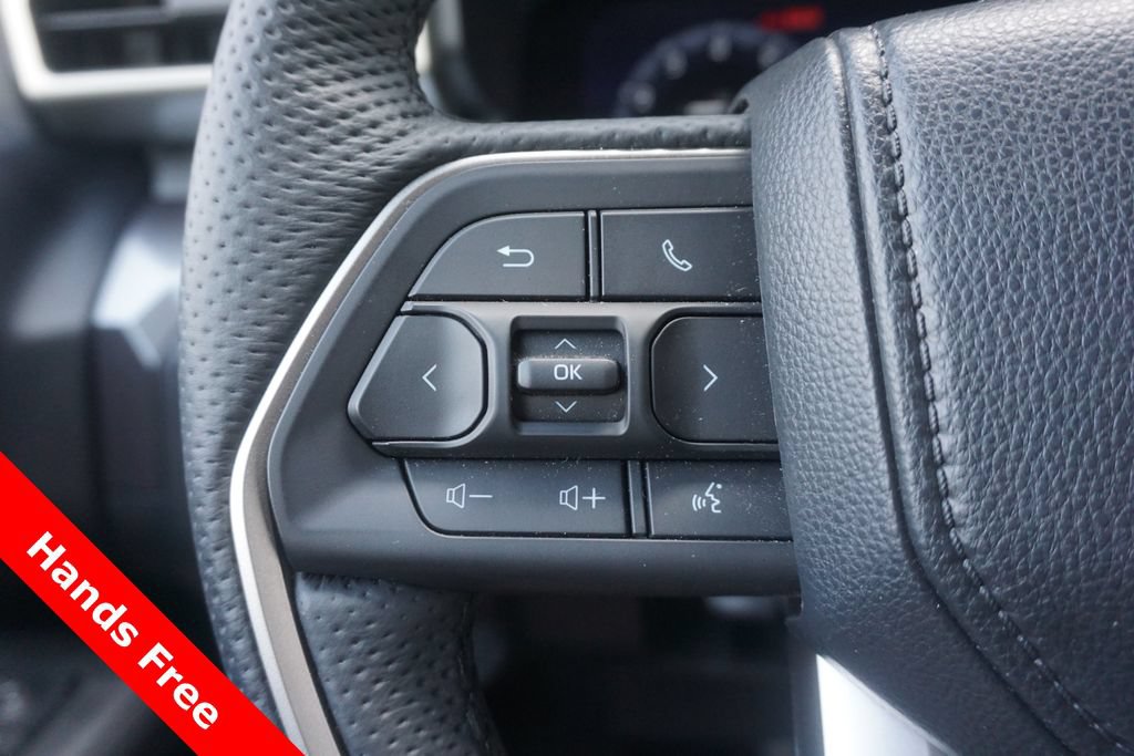 Used 2025 Toyota Tacoma TRD Sport w/ TRD Sport Premium Package AWD/4WD image 4