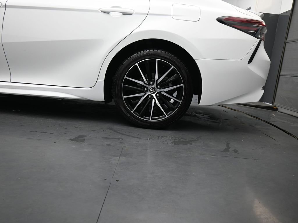 Used 2024 Toyota Camry SE FWD image 14