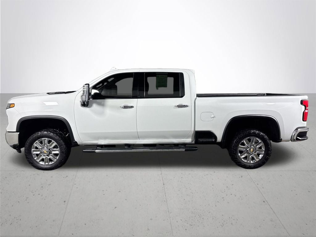 Used 2024 Chevrolet Silverado 3500 LTZ w/ LTZ Convenience Package image 9