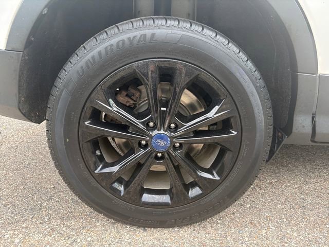 Used 2017 Ford Escape SE w/ Equipment Group 201A image 17