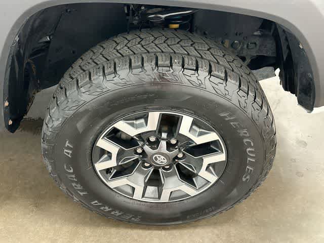 Used 2022 Toyota Tacoma TRD Off-Road w/ Technology Package image 5