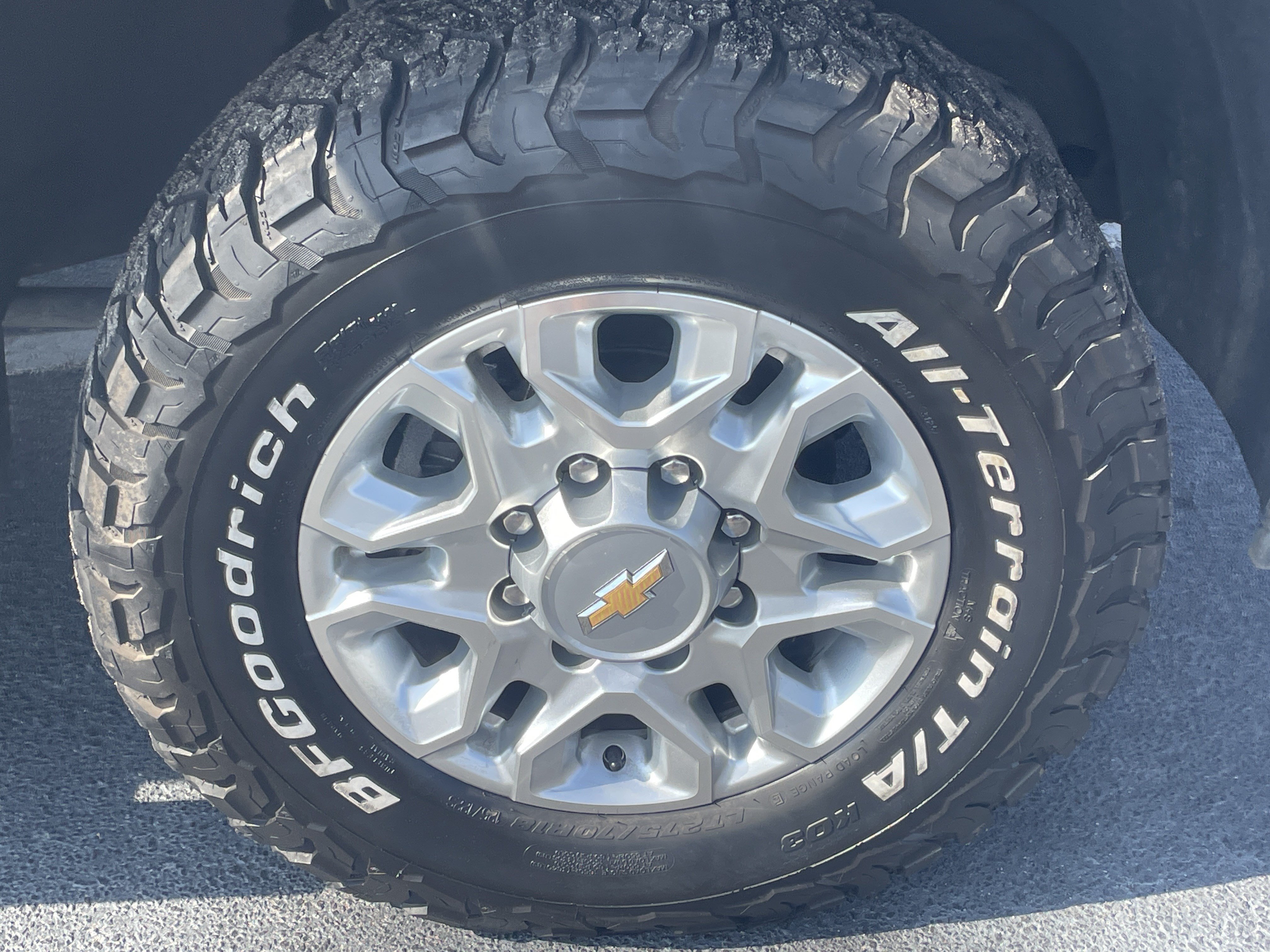 Used 2024 Chevrolet Silverado 2500 LTZ w/ LTZ Convenience Package AWD/4WD image 13