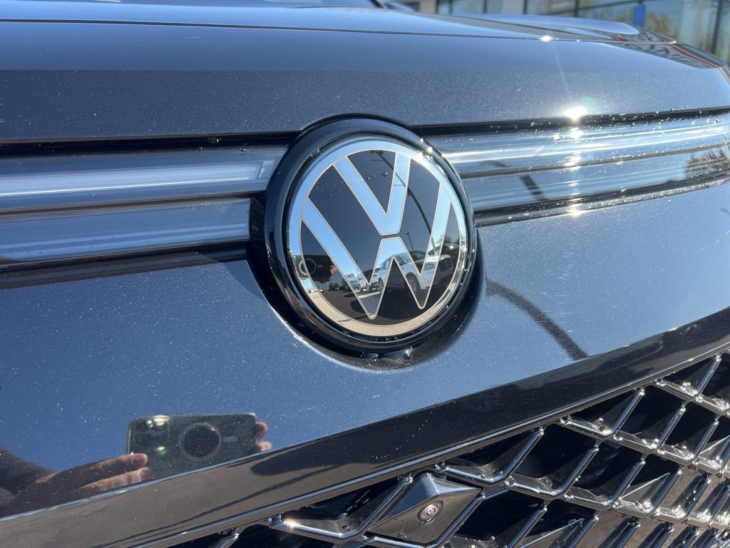 New 2026 Volkswagen Tiguan SEL R-Line image 10