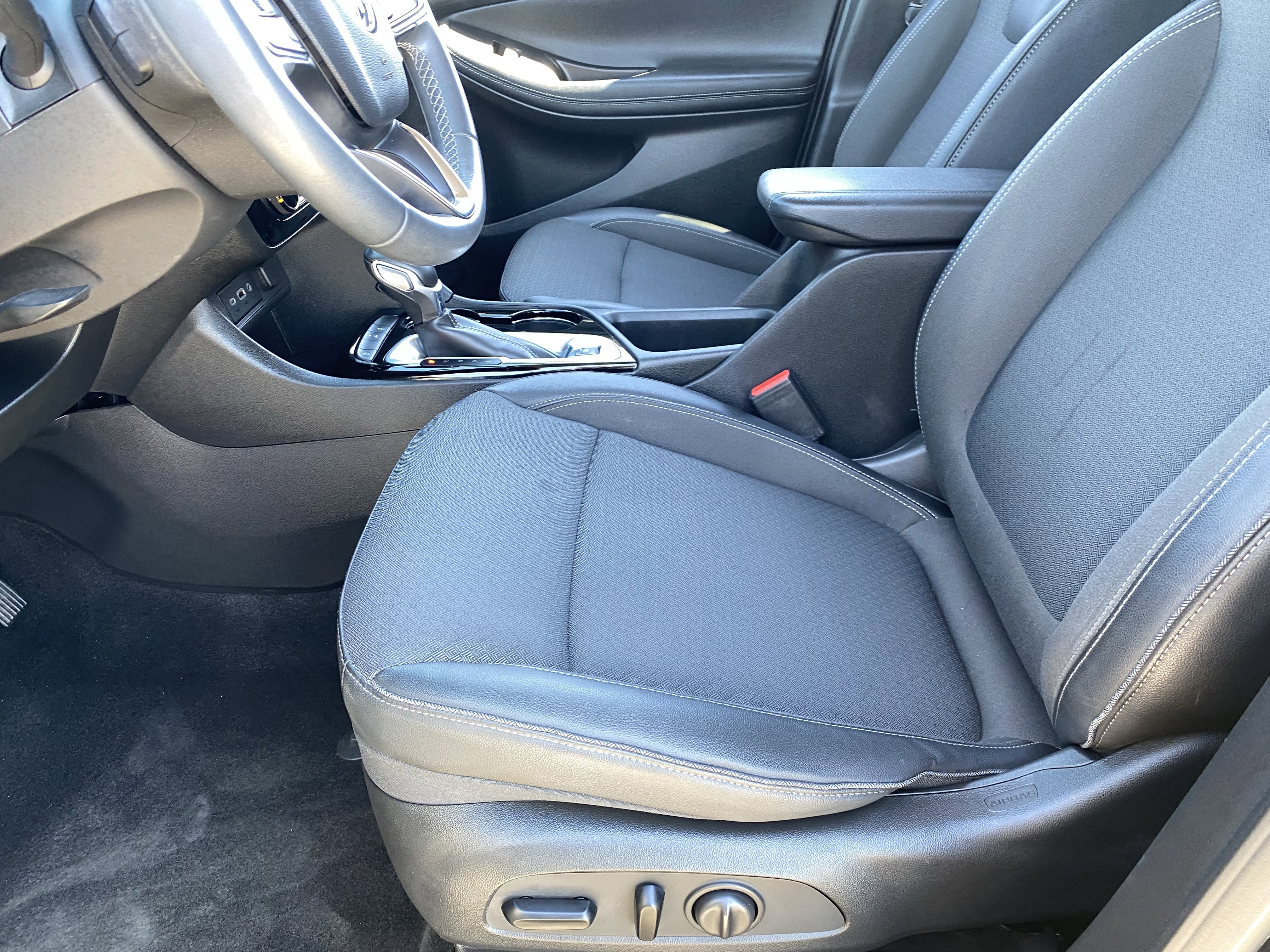 Used 2022 Buick Encore GX Preferred w/ Cold Weather Comfort Package FWD image 17