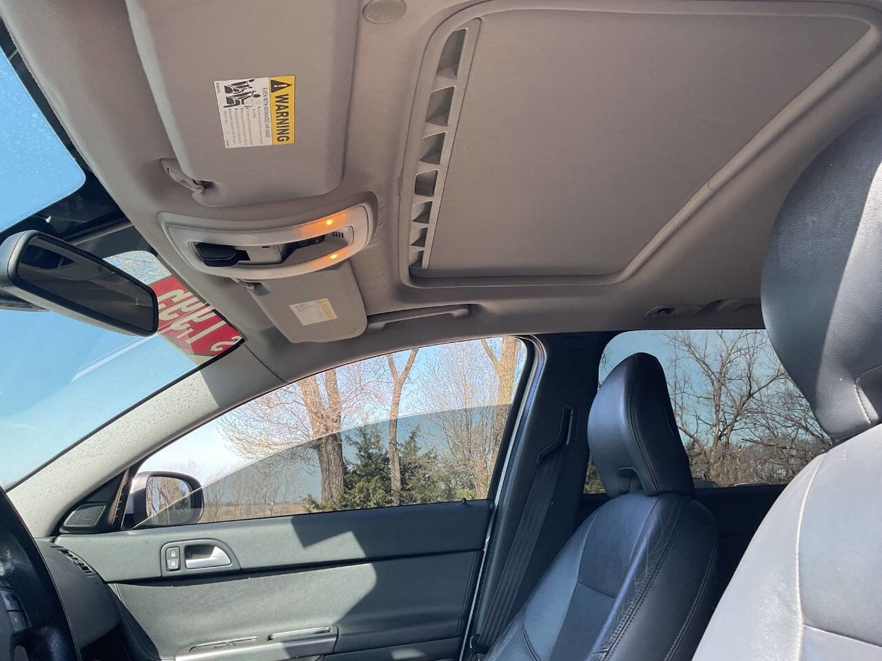 Used 2010 Volvo V50 T5 R-Design image 13