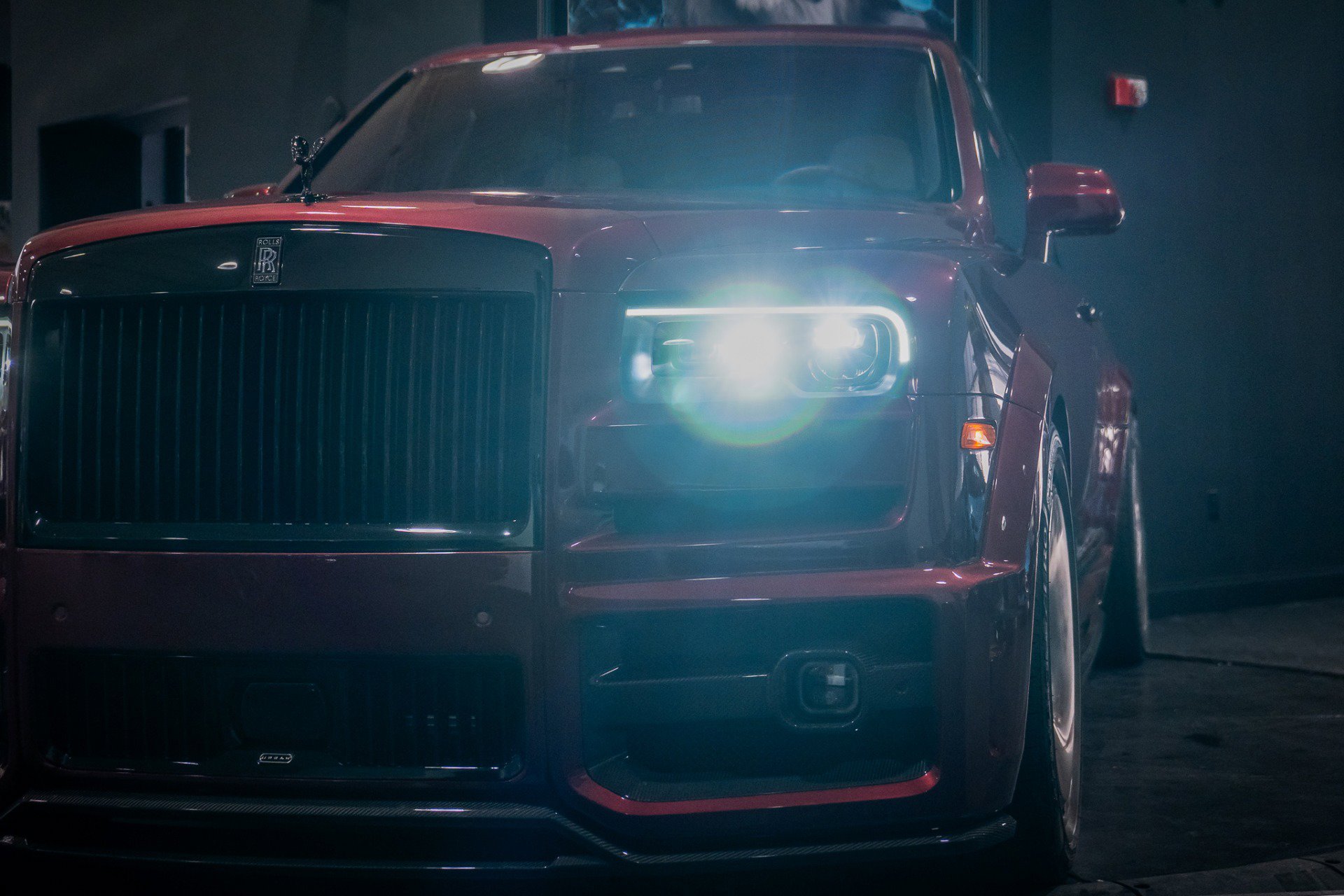 Used 2022 Rolls-Royce Cullinan Black Badge w/ Dark Exterior Package image 16