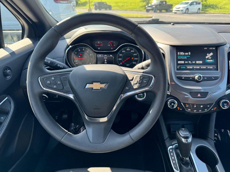 Used 2018 Chevrolet Cruze LT w/ Convenience Package FWD image 12