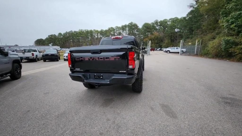 Used 2024 Chevrolet Colorado ZR2 w/ Technology Package image 4