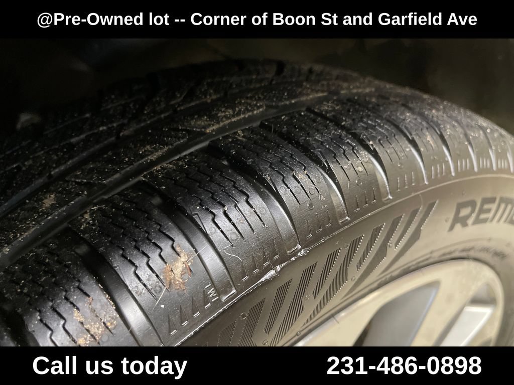 Used 2017 Buick Encore Essence AWD/4WD image 12