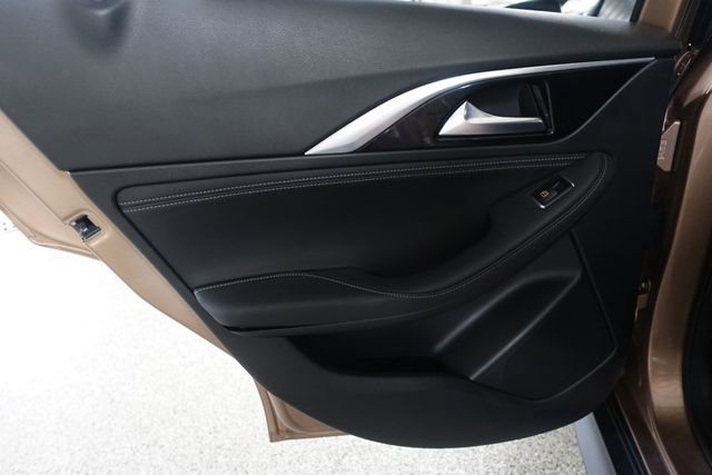 Used 2019 INFINITI QX30 AWD image 18