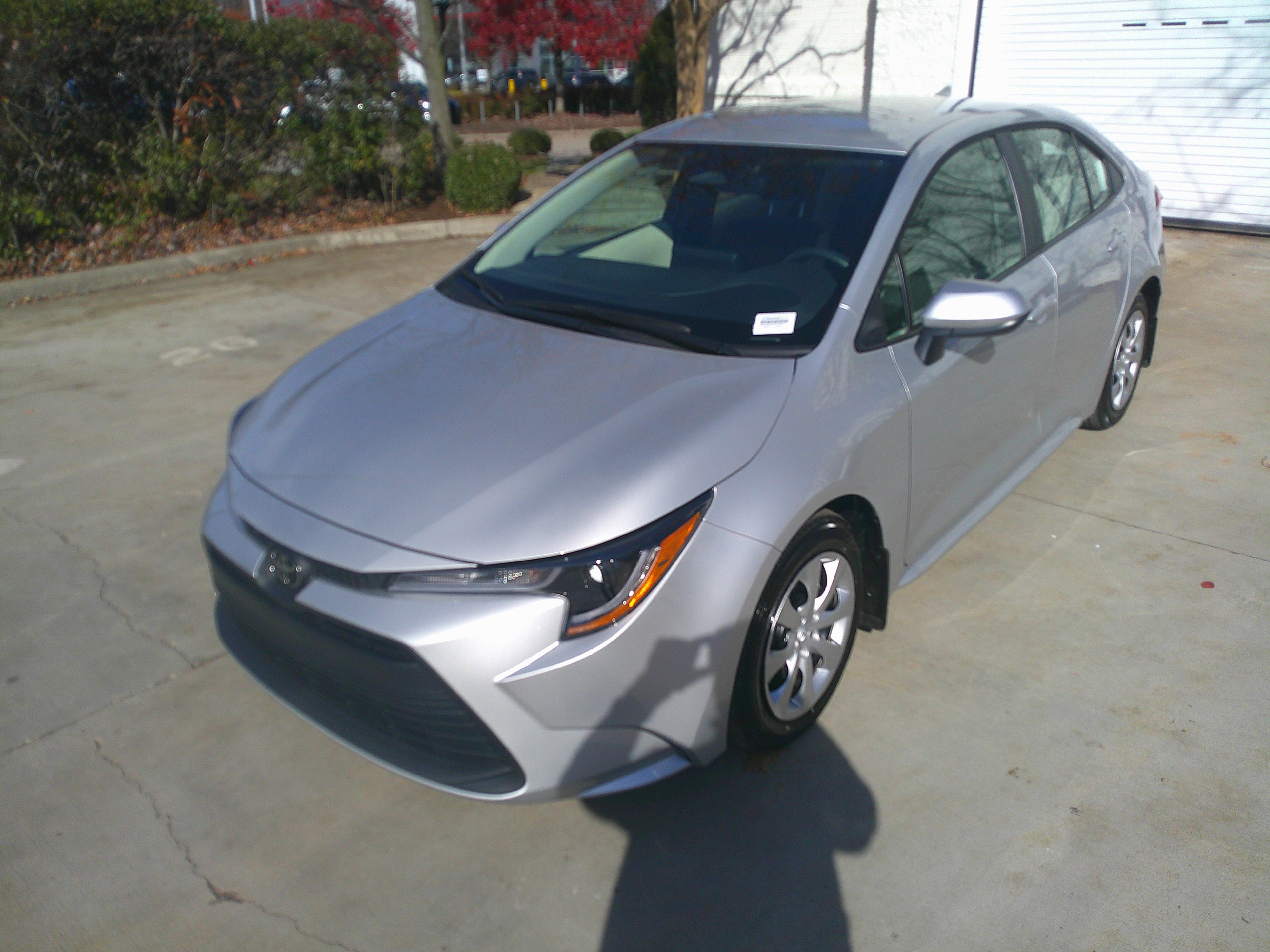 Used 2025 Toyota Corolla LE image 6