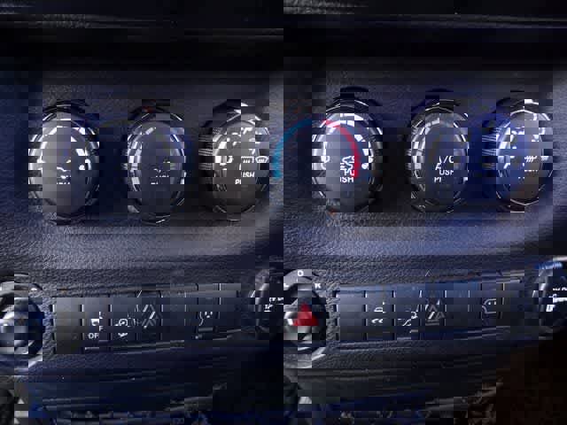 Used 2015 Jeep Wrangler Unlimited Sahara image 24